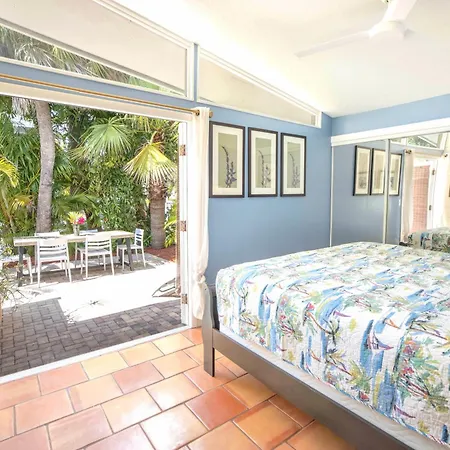 Gertrudes Siesta Village Properties - Short Walk To Best Beaches!